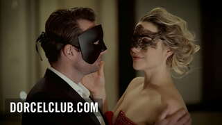 Intensiven sex in einem swinger party