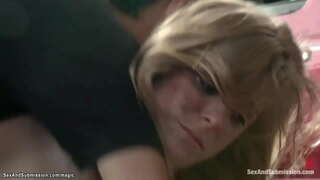 Sexy blonde Penny Luchd-làimh insane mechanic Tommy Pistol, thachair i aig therapist ach tha e a overpowers aice agus fucks le mòr cock air feadh na h-bhùth